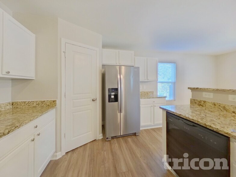 Building Photo - 4604 Montelena Dr