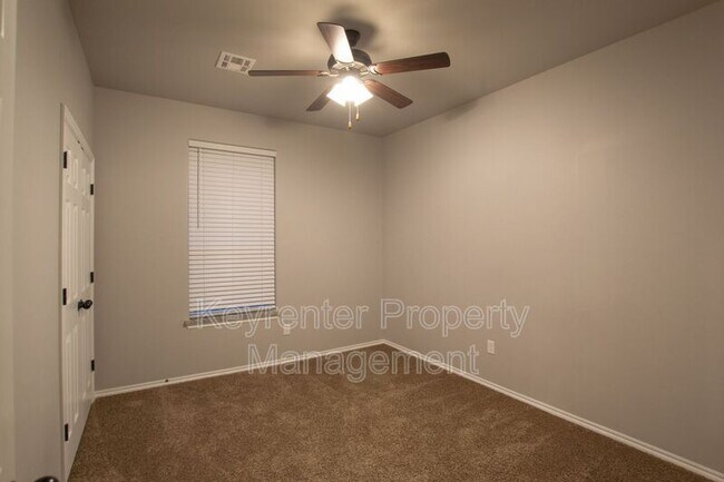 Building Photo - 1754 Eighty-Niner Ter