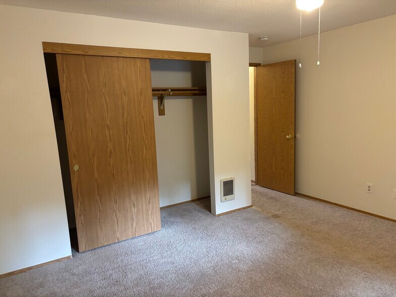 Bedroom Closet - 49 SE 60th Ave