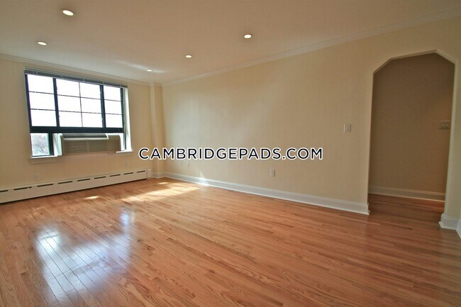 Building Photo - 60 Brattle St