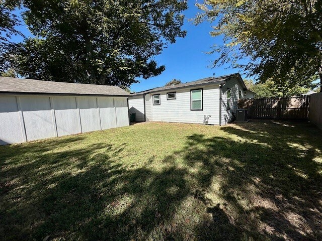 Building Photo - 505 18th Ave N