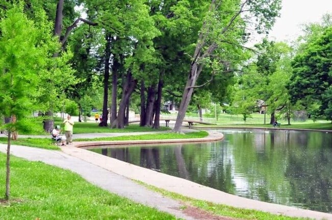 Building Photo - 5836 Sunshine Dr