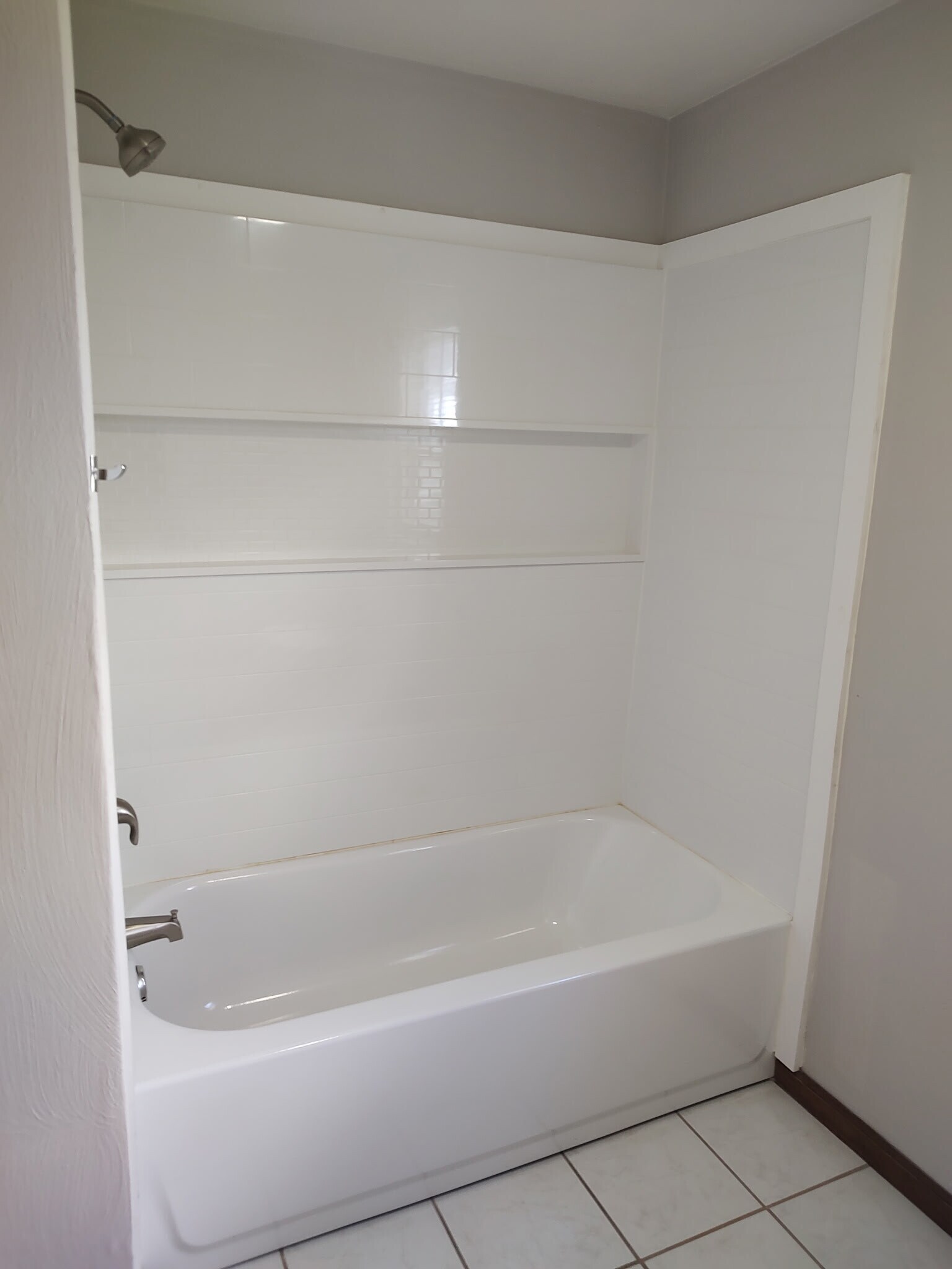 Bath - 537 Sewickley St