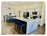 Building Photo - 13724 W San Miguel Ave