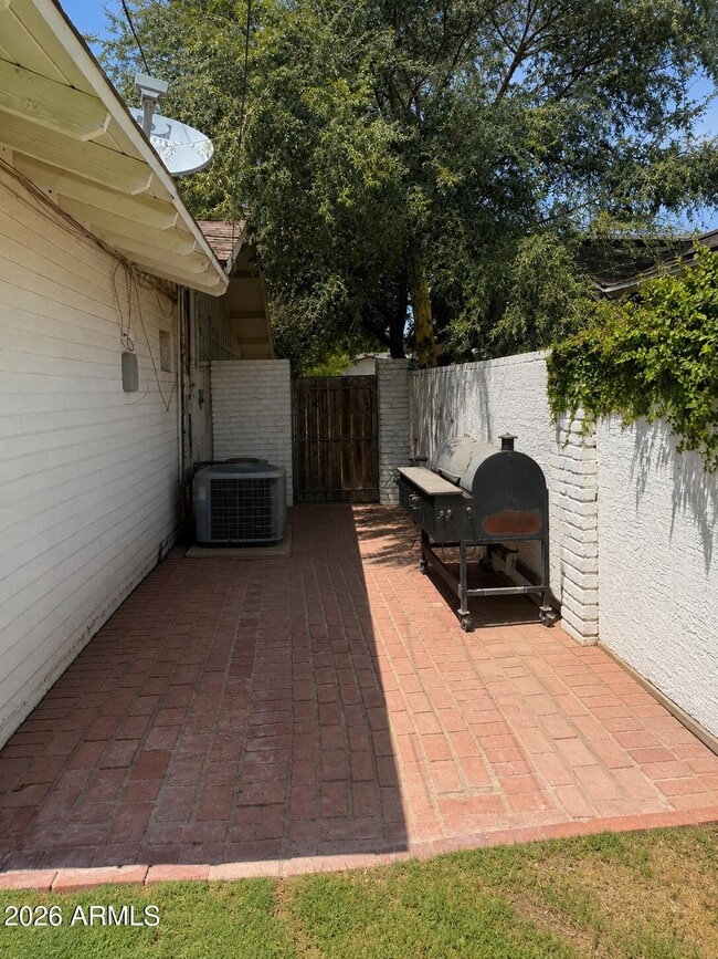 Building Photo - 315 E Keim Dr