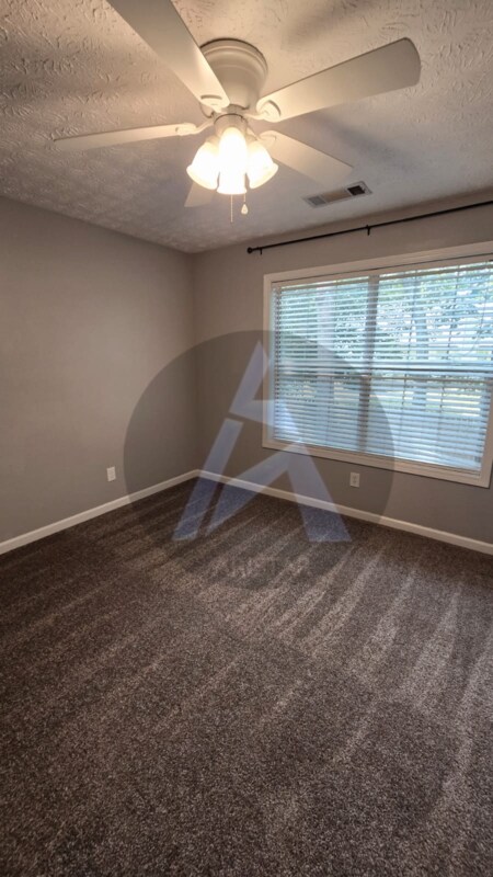 Building Photo - 45 Fallow Ln
