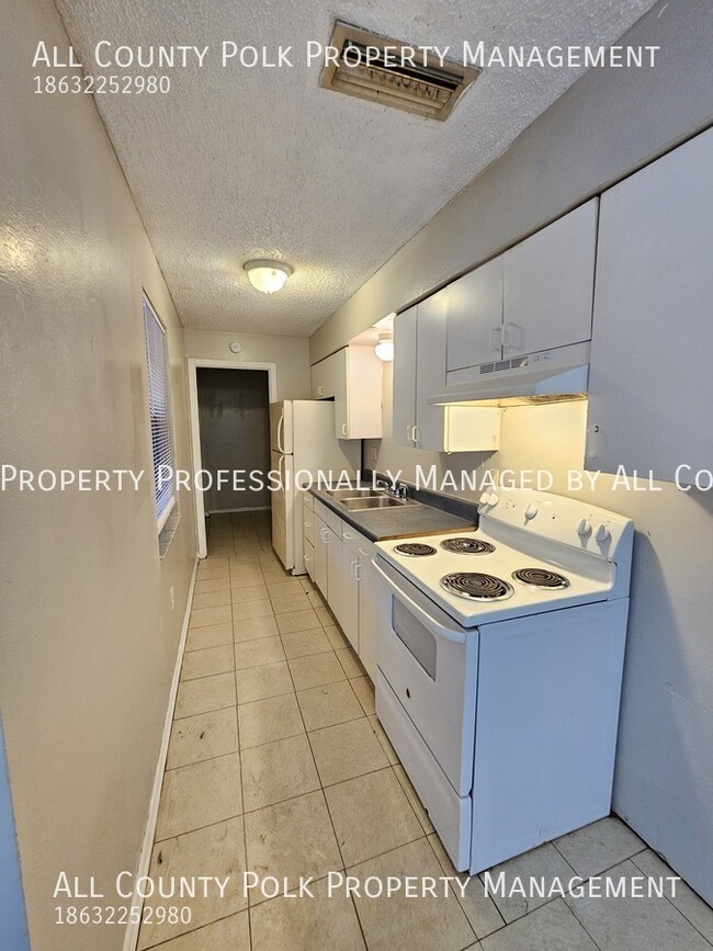 Building Photo - 1122 Mercury Dr W