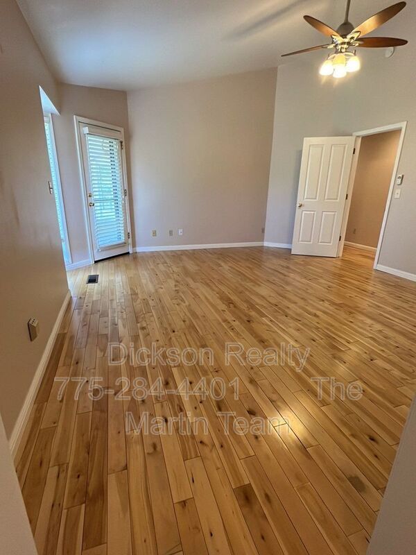 Building Photo - 3245 Marthiam Ave