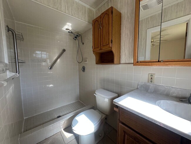 Building Photo - 115 Dawn Dr