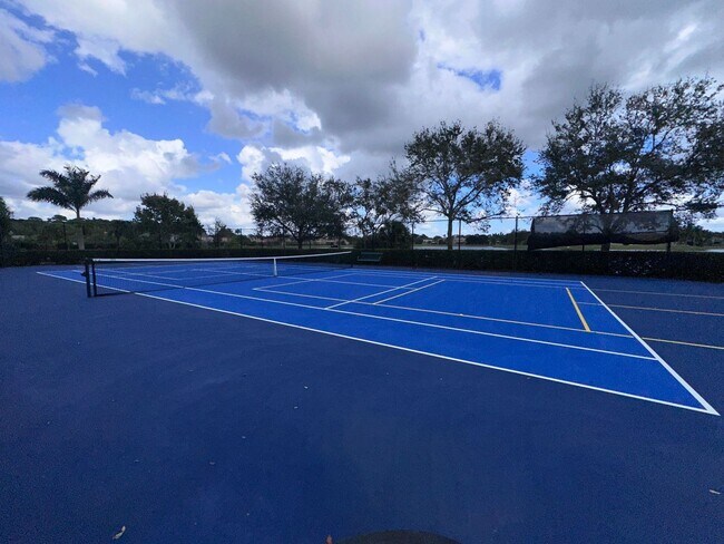 Building Photo - 4BD/3BA Single Family Home with Pool & Office/Den  ** Lawn Care & Pool Care Included **