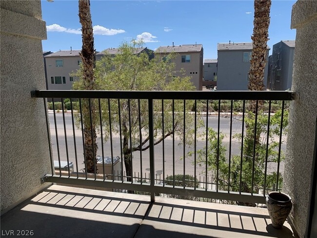 Building Photo - 8000 W Badura Ave