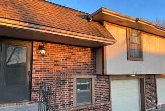 Building Photo - *COMING SOON* Spacious 3 Bed, Two Bath Dup...