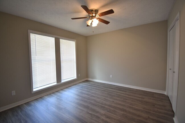Building Photo - COMING SOON-3 BEDROOM 2 BATHROOM - NO PETS