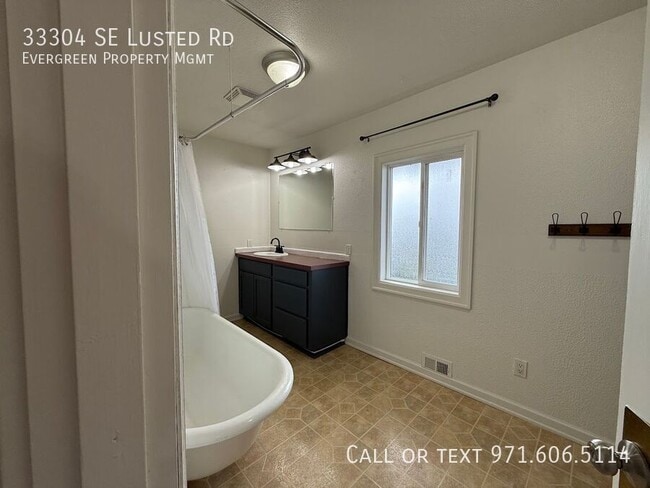 Building Photo - 33304 SE Lusted Rd