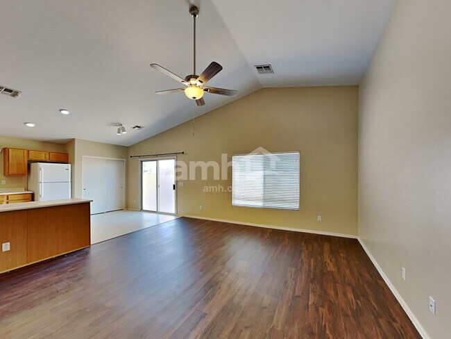 Building Photo - 12724 W Flores Dr