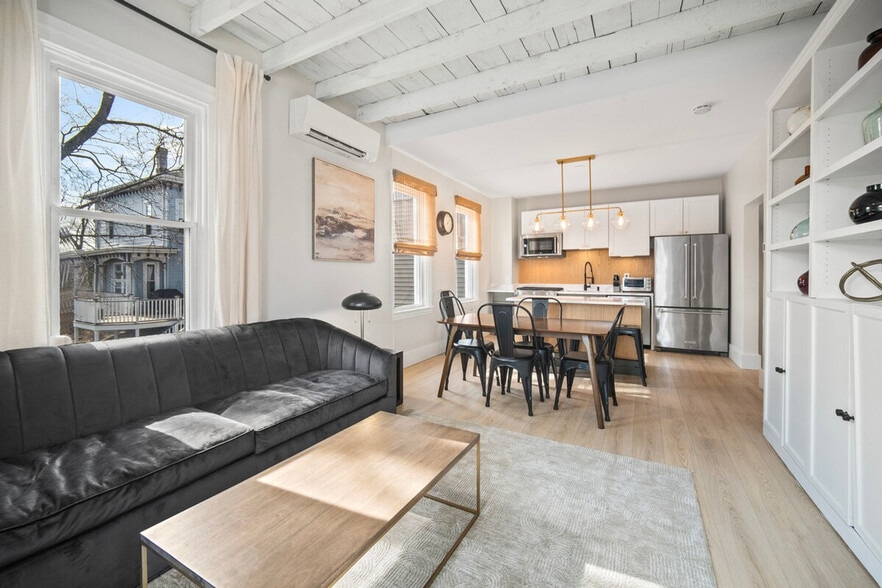 Building Photo - 105 Paul Gore St