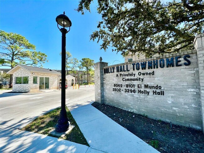 Building Photo - 8083 El Mundo St