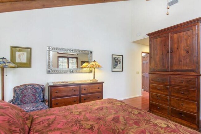 Building Photo - 2 bedroom in La Jolla CA 92037