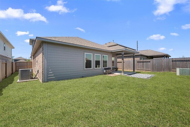 Building Photo - 10511 Kings River Dr