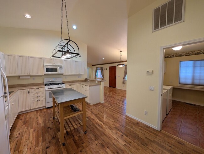 Building Photo - 224 Capitan Cir