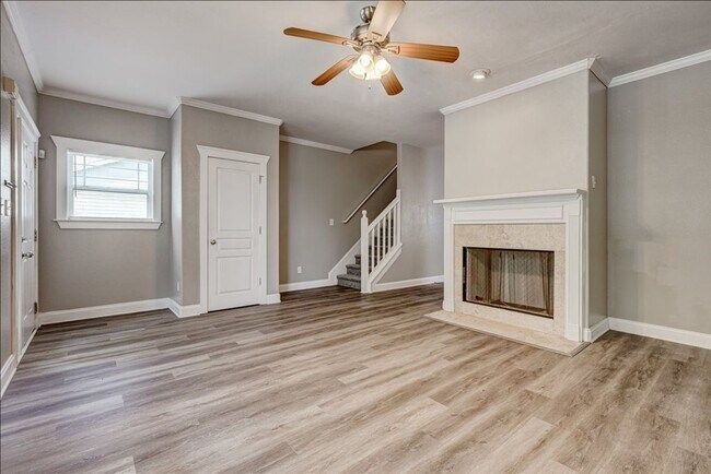 Building Photo - Welcome to this stunning 4-bedroom, 2.5-ba...