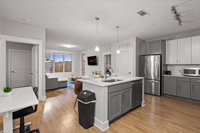 Building Photo - 5811 Market Way Dr