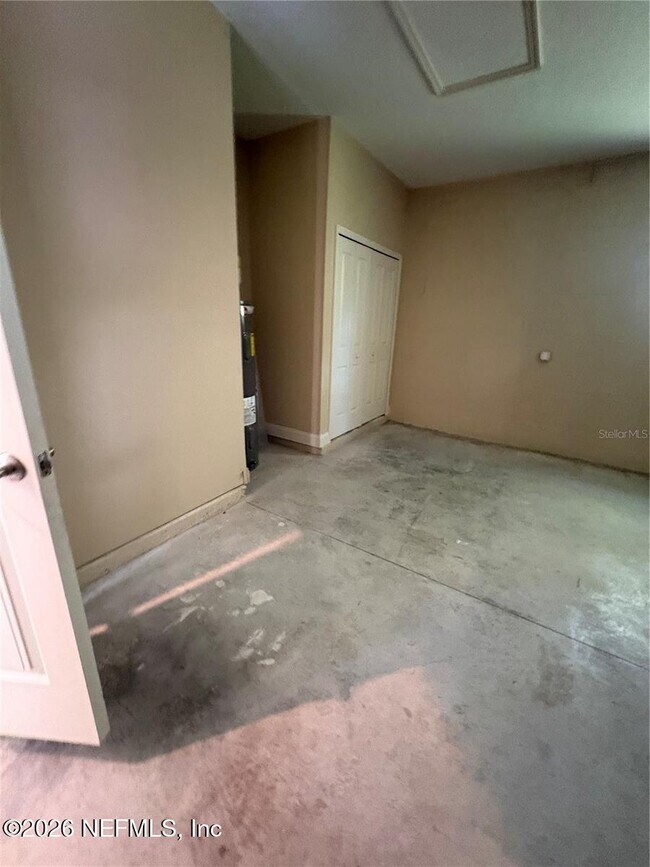 Building Photo - 20 Eton Ln