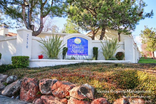 Building Photo - 710 Horizon Cove