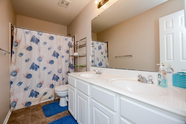 Building Photo - 9947 Valance Way