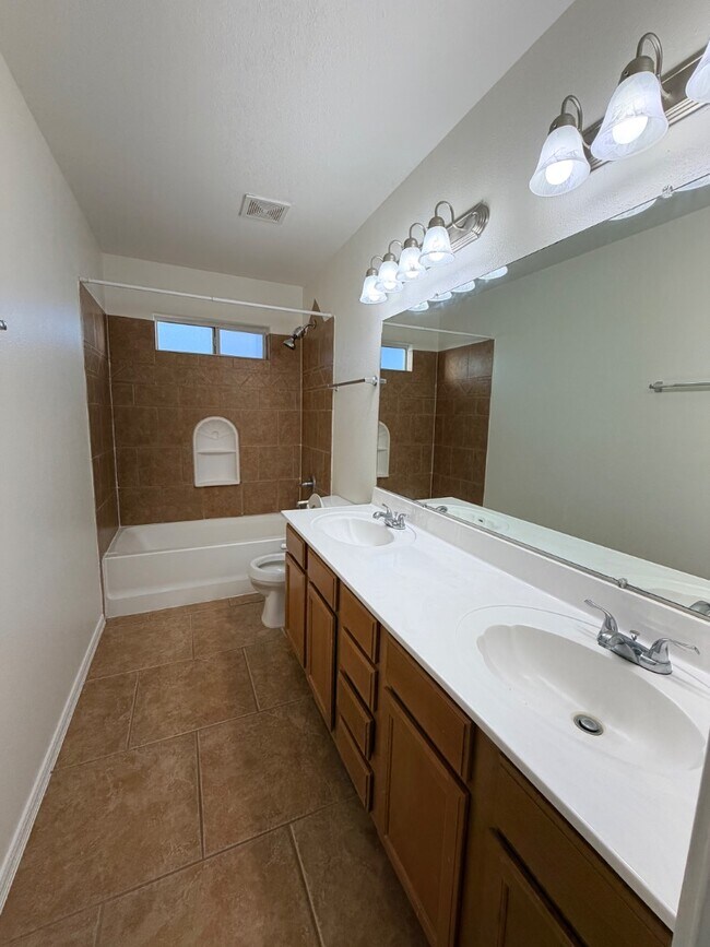 Building Photo - 6289 Cosecha Luna Cir