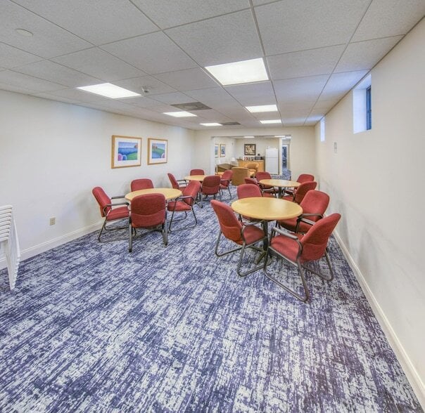 Building Photo - 511 Lucerne Ave