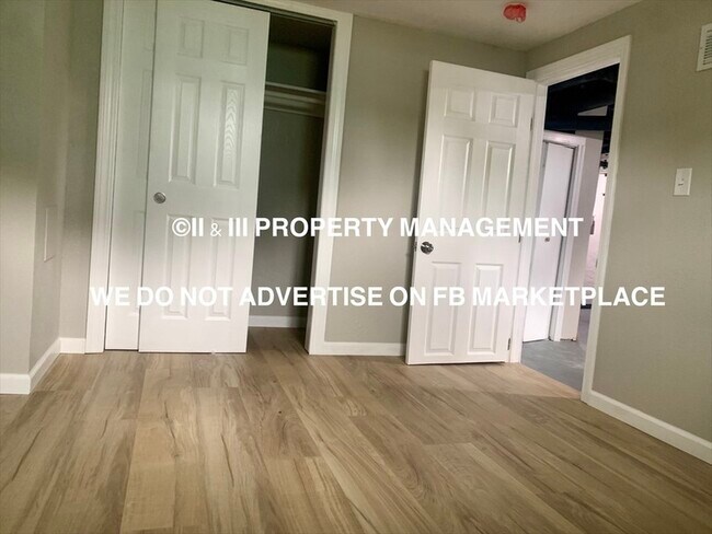 Building Photo - 3013 S Mason Ave