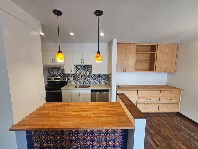 Building Photo - Cozy 2 Bedroom Condo Looking Near Piedmont...