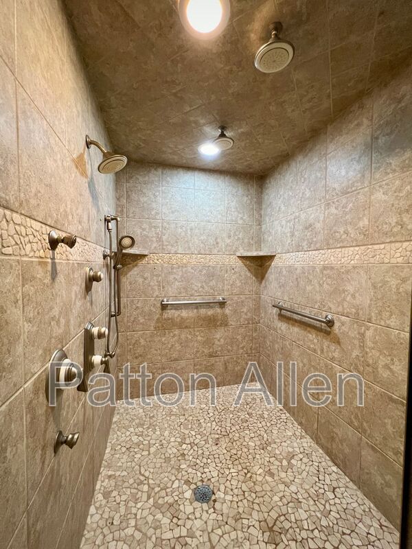 Building Photo - 212 Appleton Dr