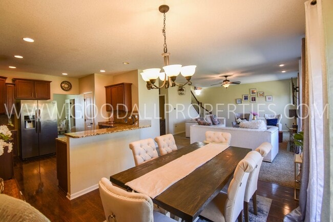 Building Photo - 5 Bedroom Home with Fenced Yard, and 3 Car Garage in Waukee