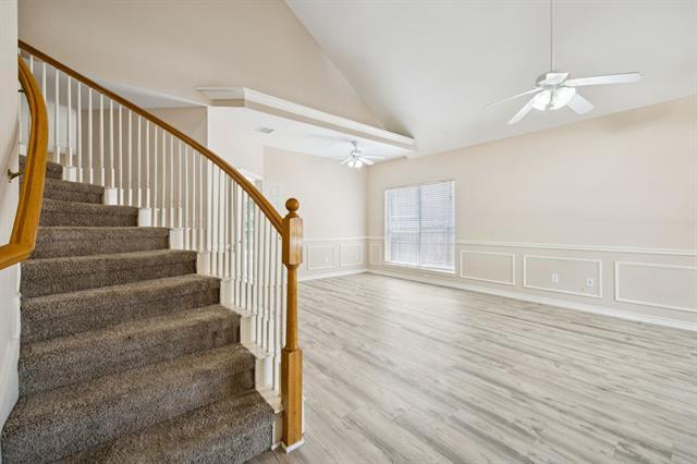 Building Photo - 1009 Spanish Oak Dr
