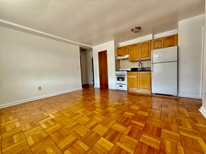 Building Photo - 122 Bruce Ave