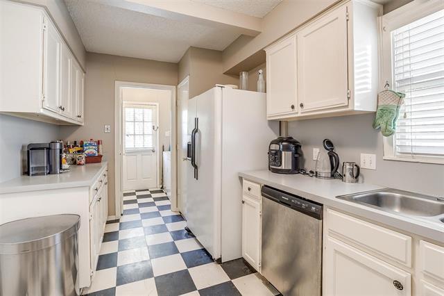 Building Photo - 3140 Rogers Ave