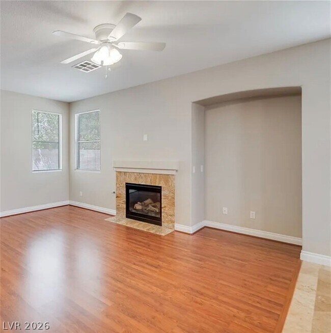 Building Photo - 2406 Paveene Ave