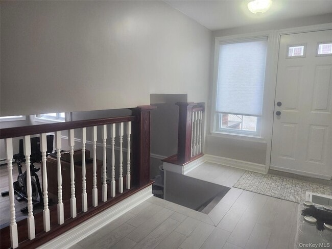 Building Photo - 244 Martin Dr