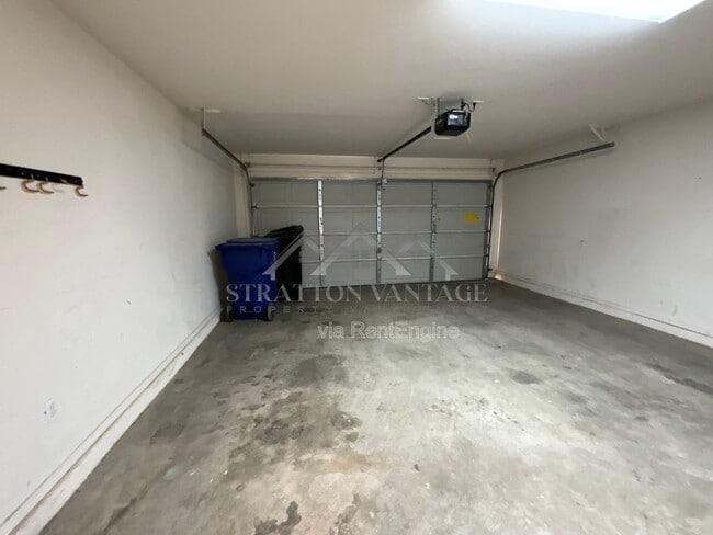 Building Photo - 16612 W Cottonwood St