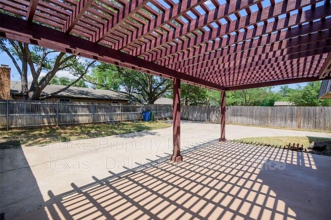 Building Photo - 3313 Country Club Rd