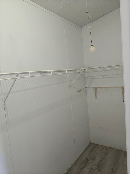 Building Photo - 15500 Low Gap Rd