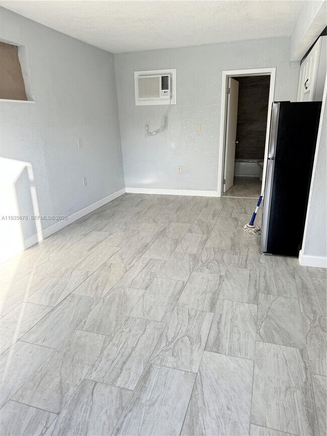 Building Photo - 1132 NW 30th Ave