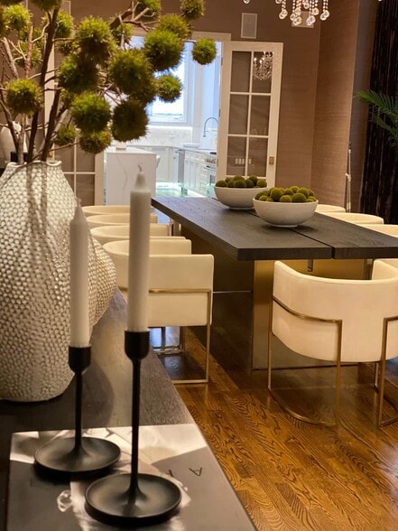 Building Photo - 32 E Bellevue Plz