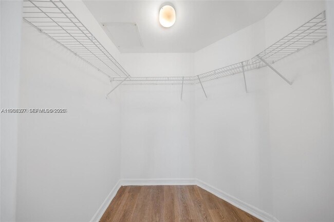 Building Photo - 9172 Collins Ave