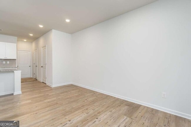 Building Photo - 84 Founders Dr