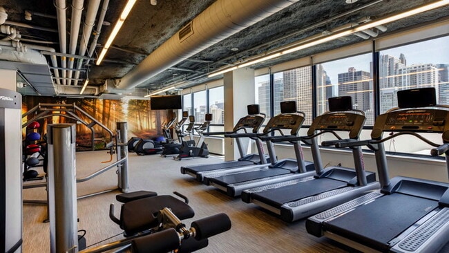 Building Photo - 315 S Halsted St