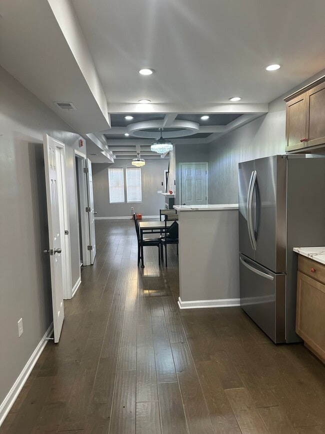 Building Photo - Beautiful, Spacious, Single Family Home fo...