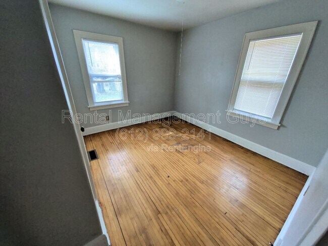 Building Photo - 1801 N Thomas Ave